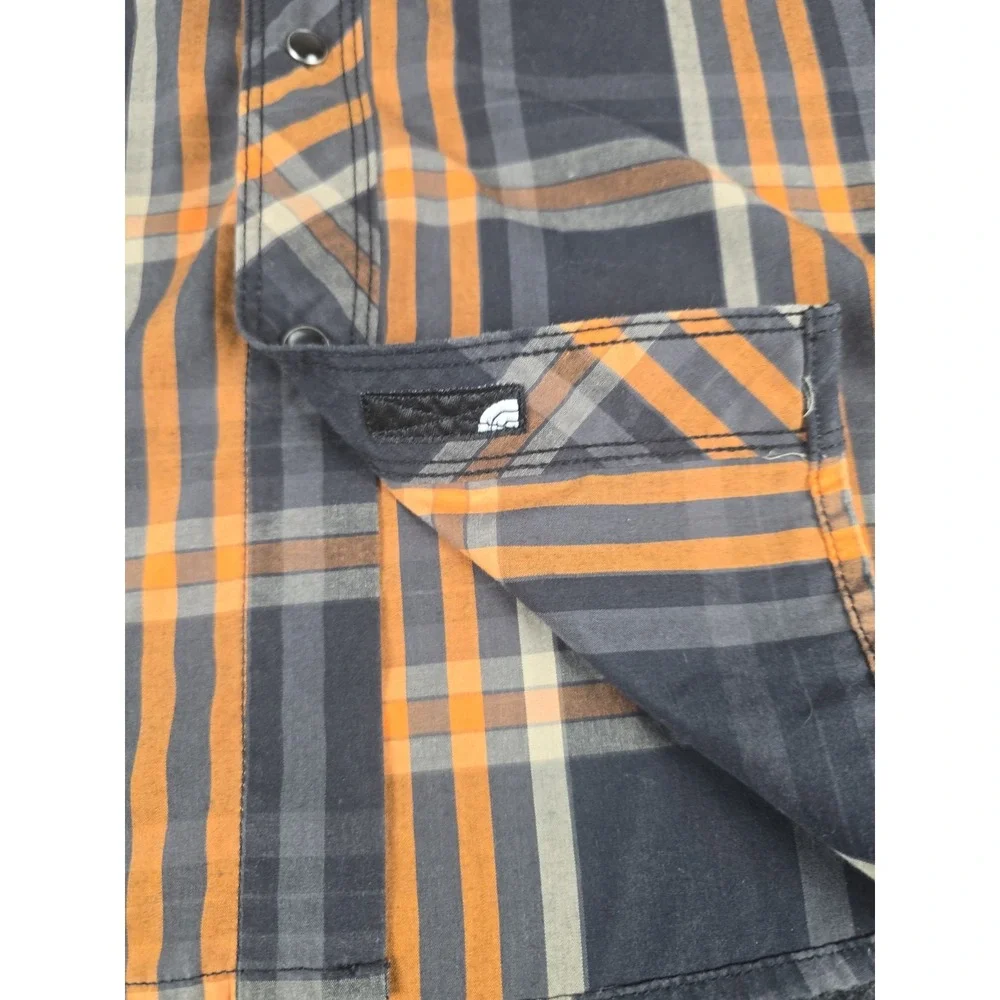 The North Face Pearl Snap Short Sleeve Button Up Black Gray Orange Plaid Shirt M